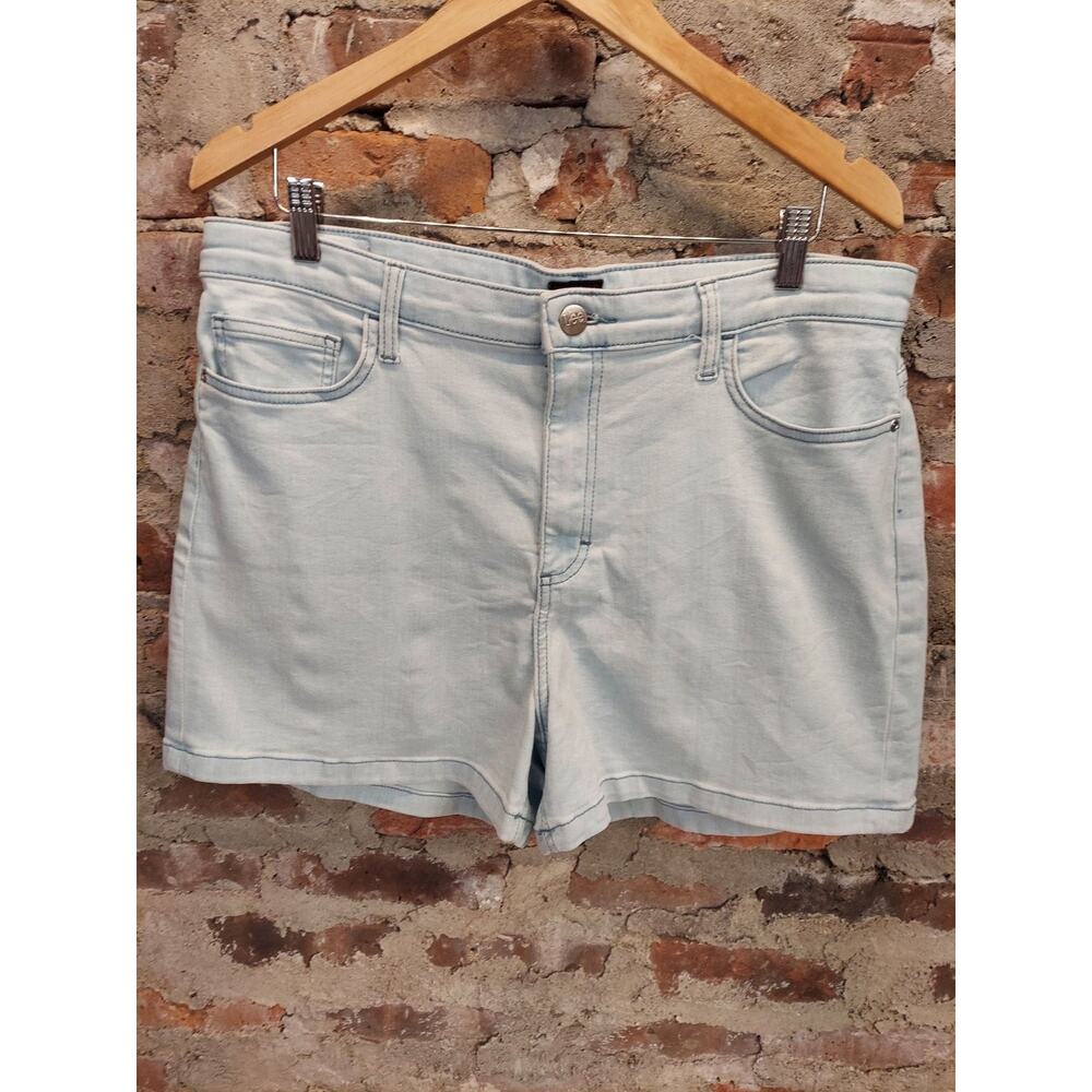 Lee Womens Jean Shorts Size 18 Light Wash Blue Denim Stretch Mid Rise